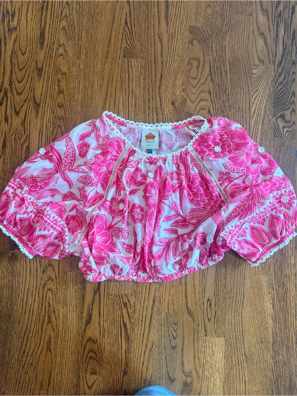 NWOT FARM Rio Pink & White Floral Cropped Peasant Top